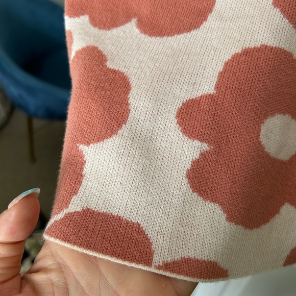 The Copper Closet 90s floral knit dress - Picture 3 of 4